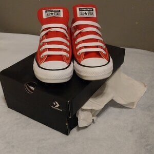 WOMENS SIZE 7 CONVERSE